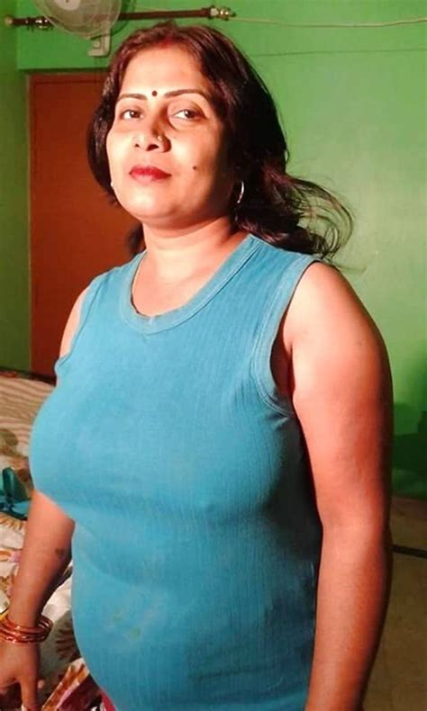 bhabhi nude image|Sexy Indian nude bhabhi photo gallery 